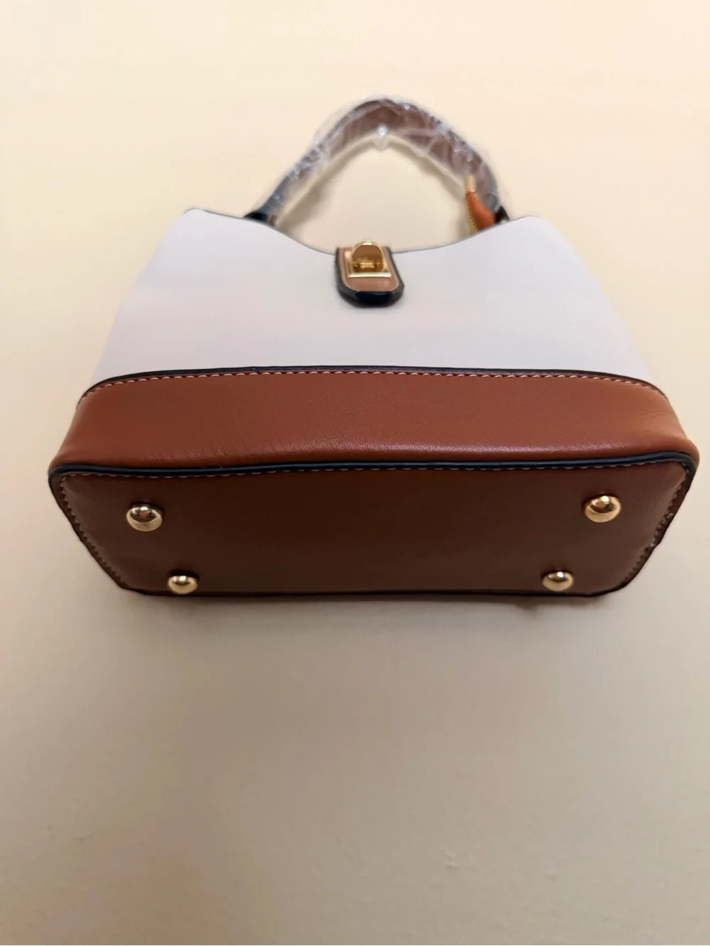 No Label stylish white